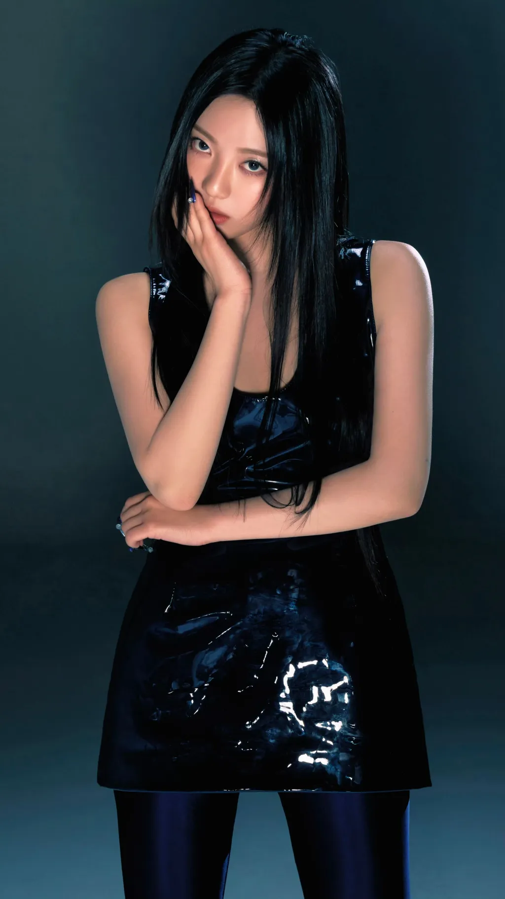 ai character: 寧藝卓（NINGNING） background