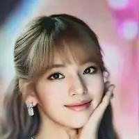 chat with ai character: Lisa