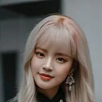 chat with ai character: Lisa