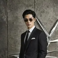 chat with ai character: T.O.P (Choi Seung-hyun)