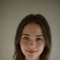 chat with ai character: Lara
