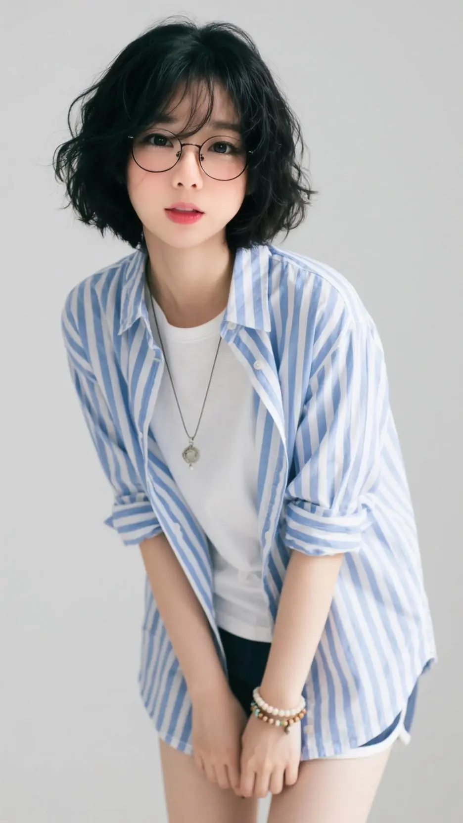 ai character: 梓彤 background