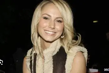 chat with ai character: Stacy Keibler