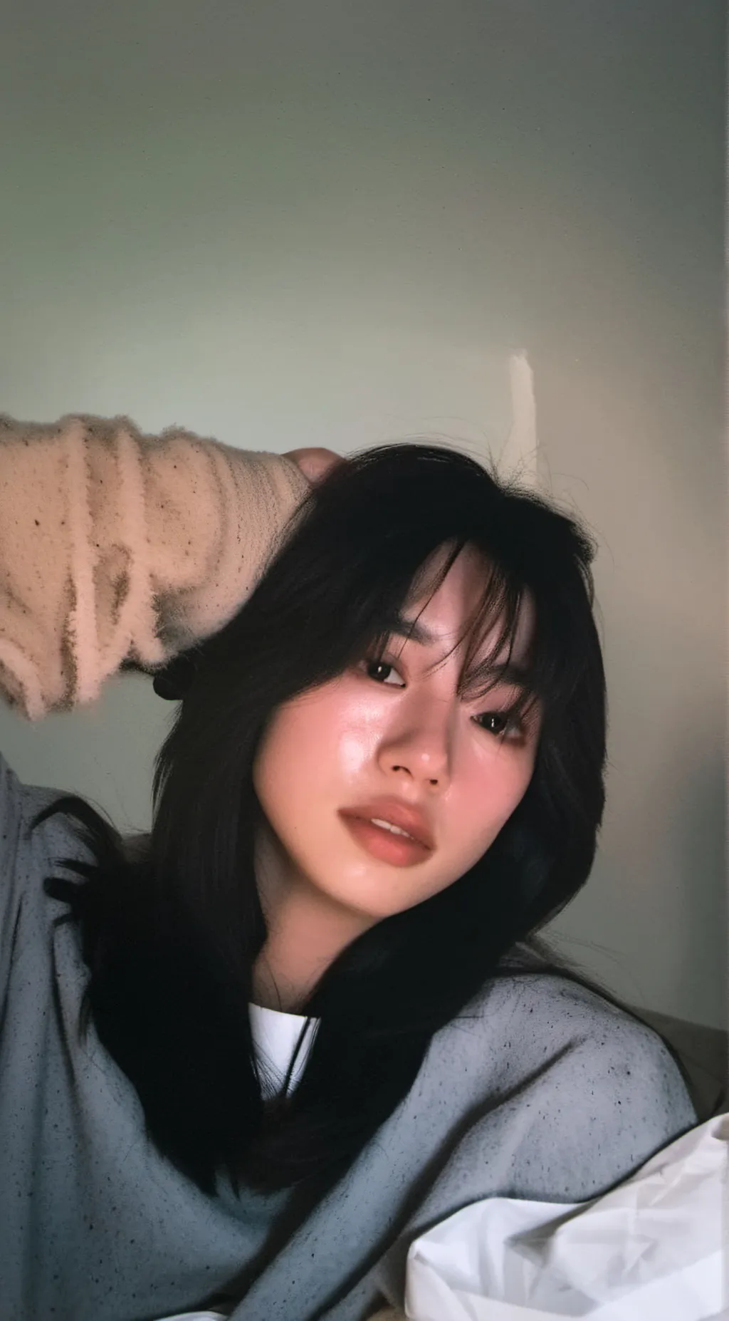 ai character: aishlvsu background