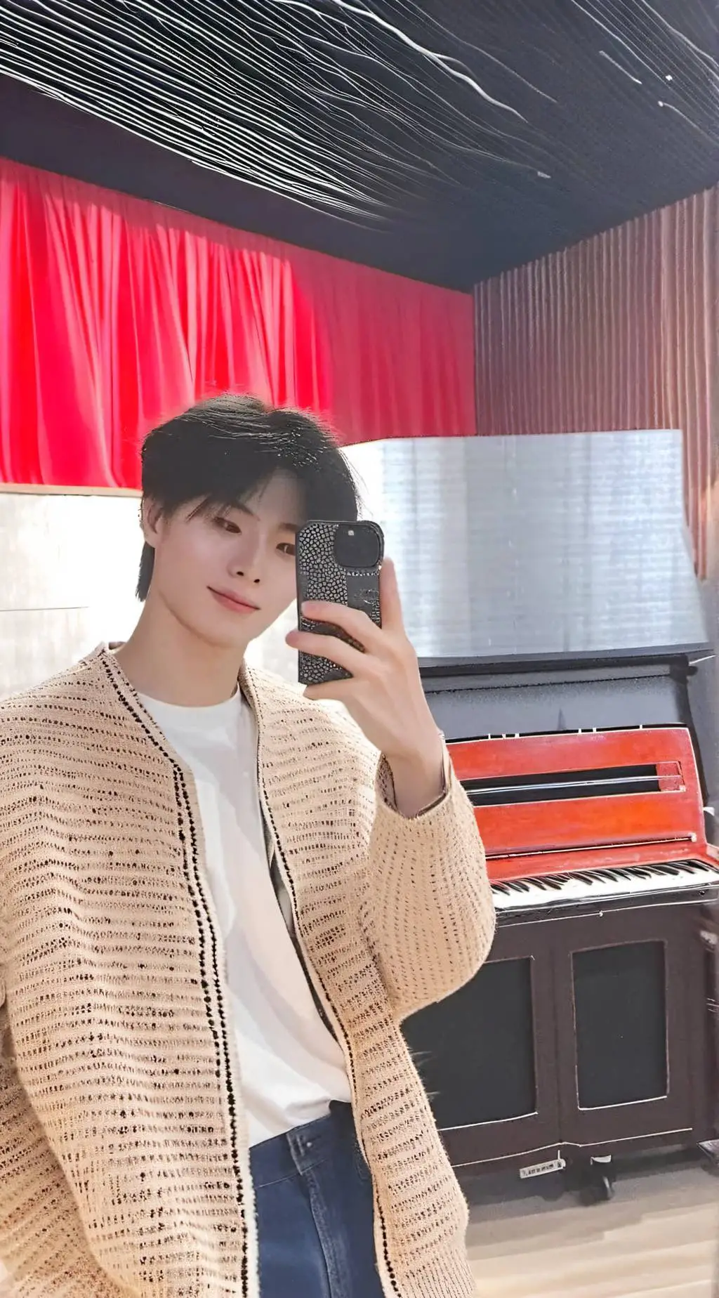 ai character: I.N *From skz* background