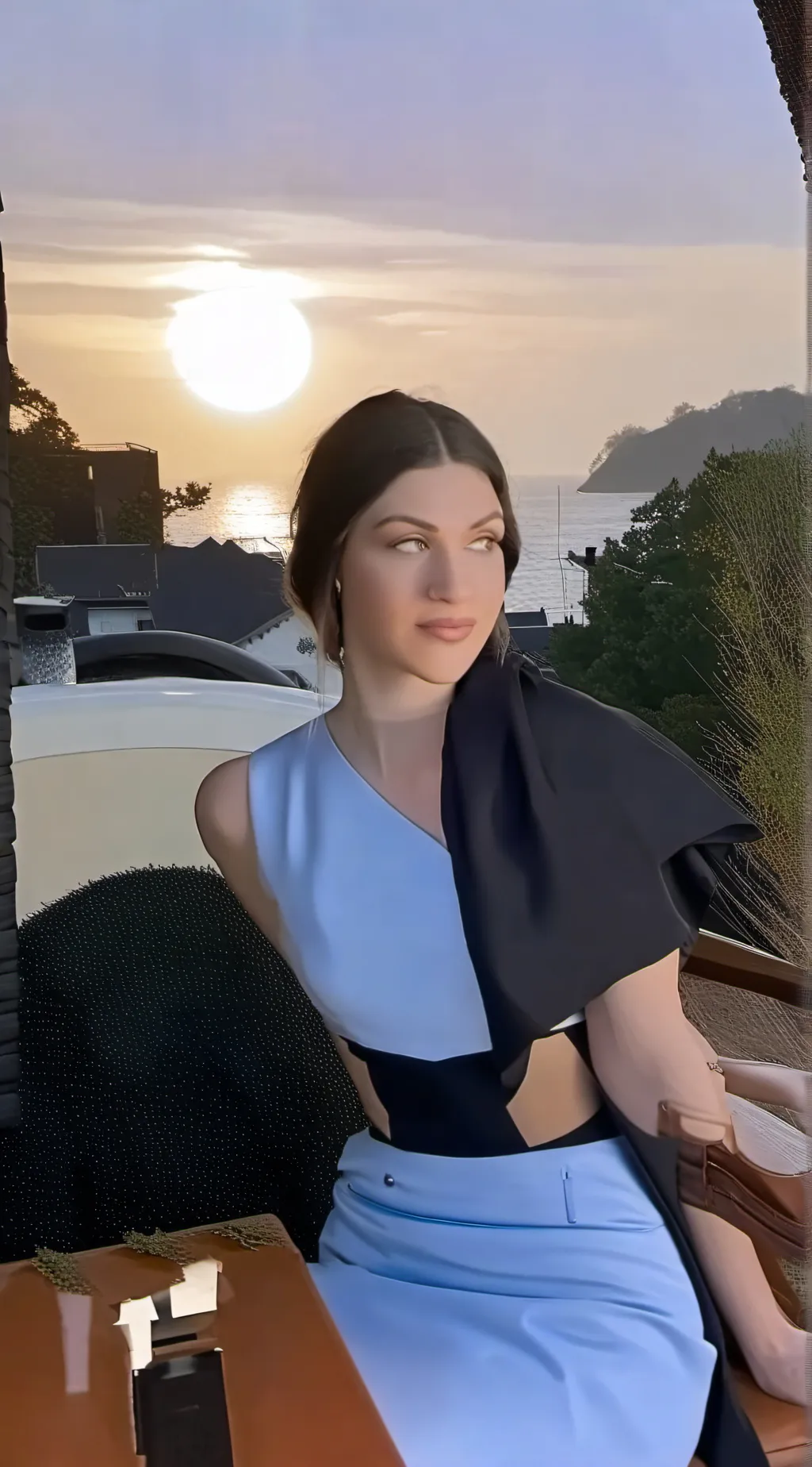ai character: Chloe background