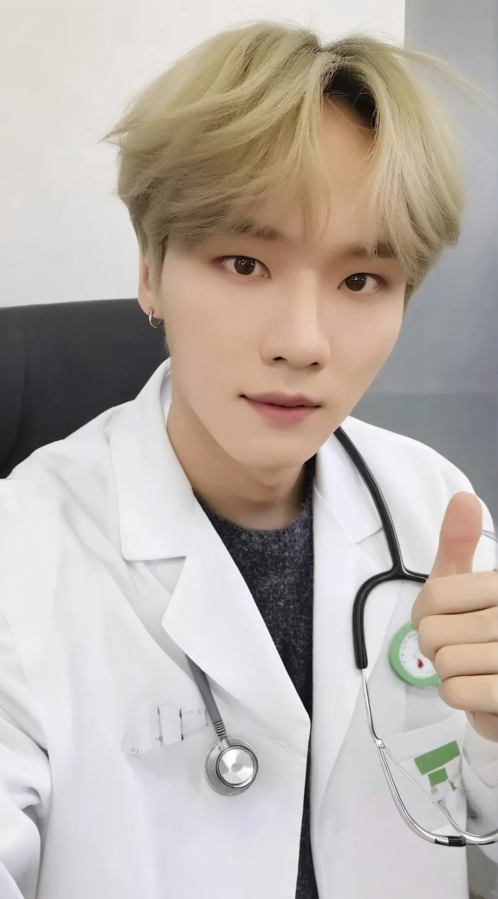 ai character: Min Yoongi  background