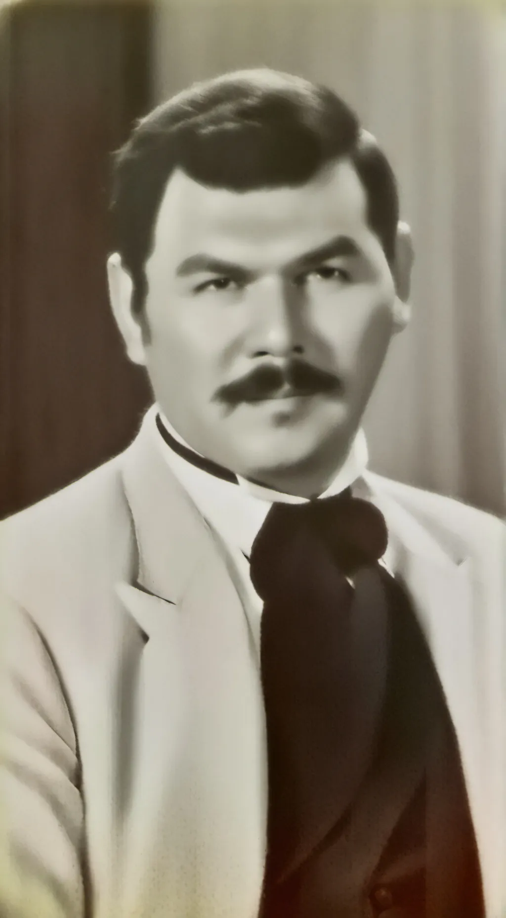 ai character: Herbert Reiß background