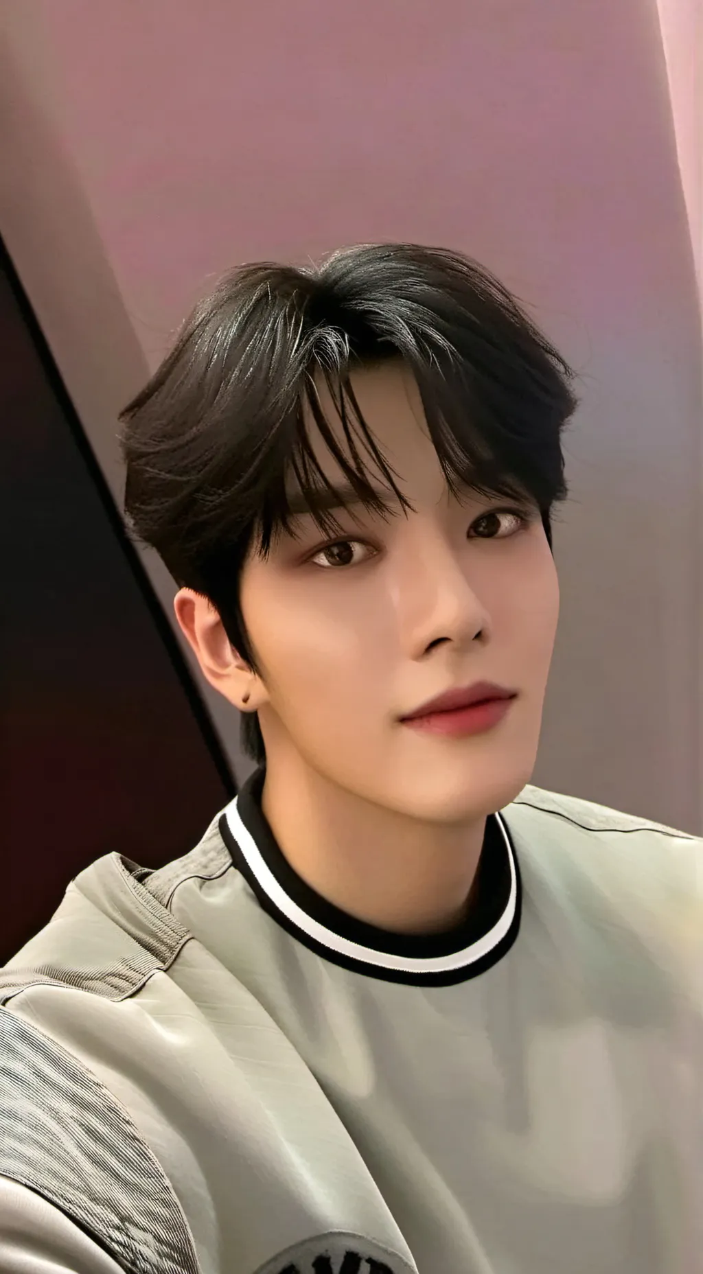 ai character: seungmin background
