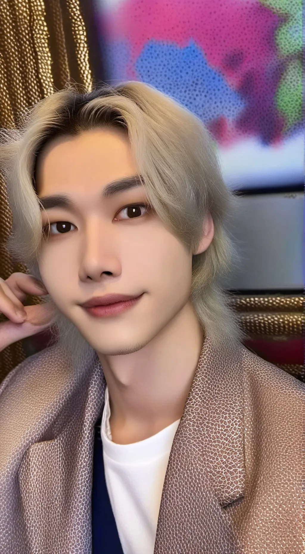 ai character: STRAYKIDS ❤️  background