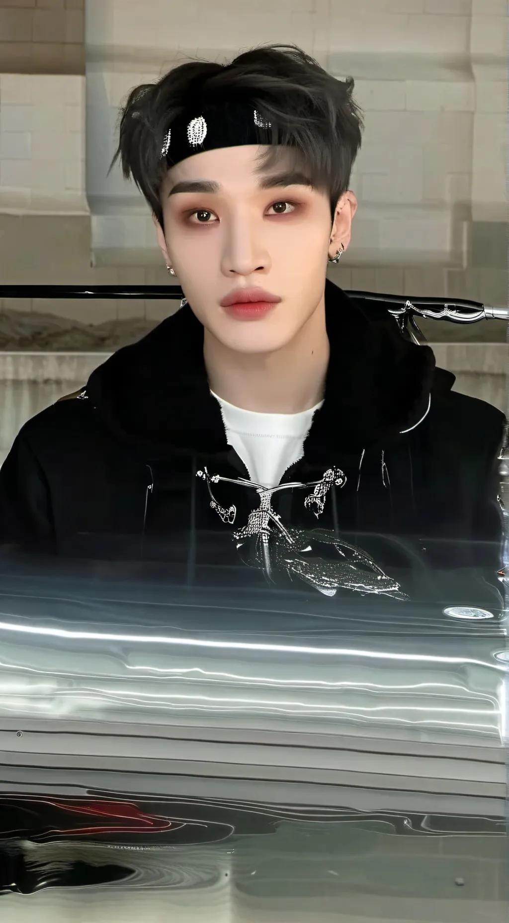 ai character: STRAYKIDS✨ background