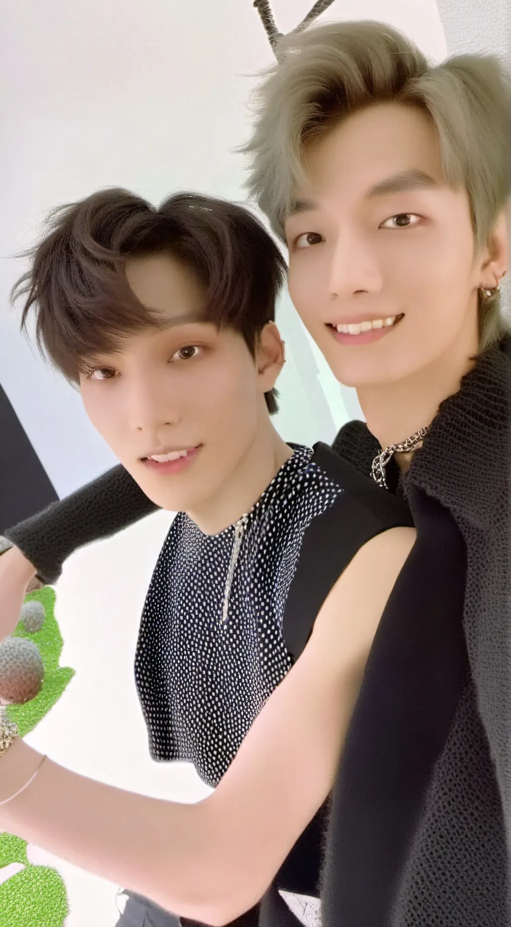 ai character: bangchan  en felix background