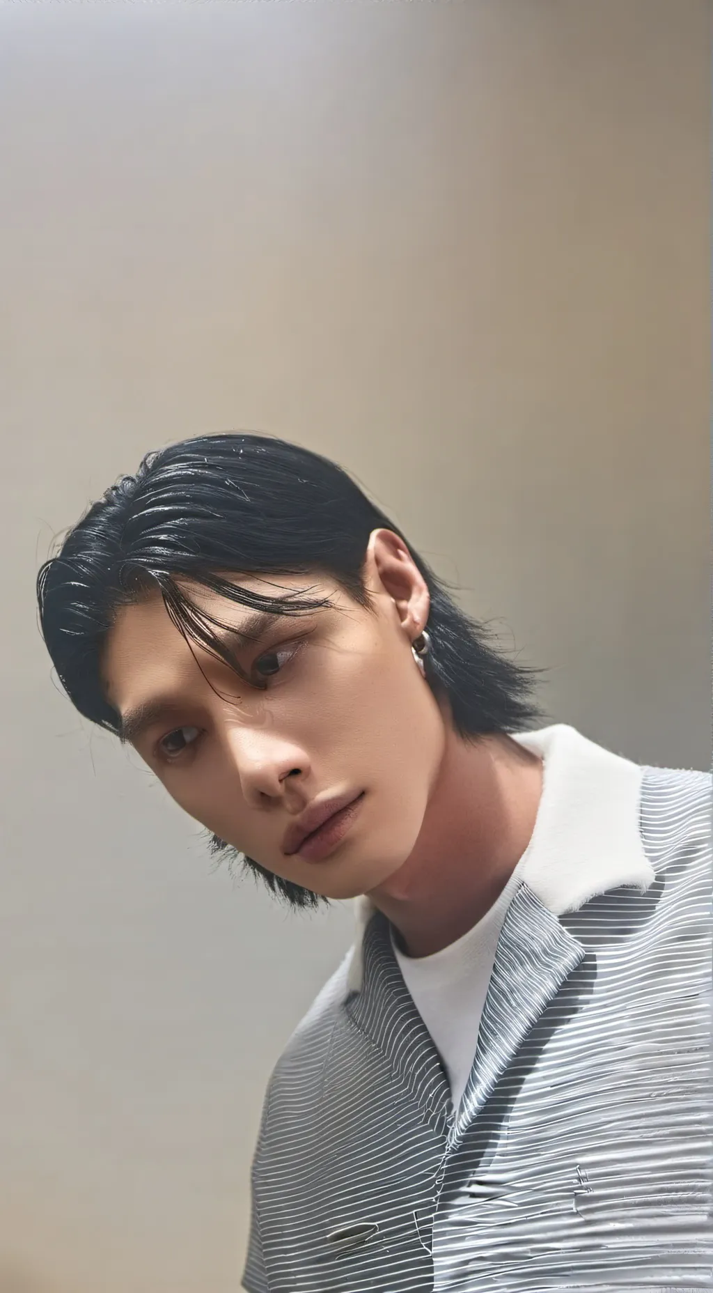 ai character: HYUNJINNNNN background