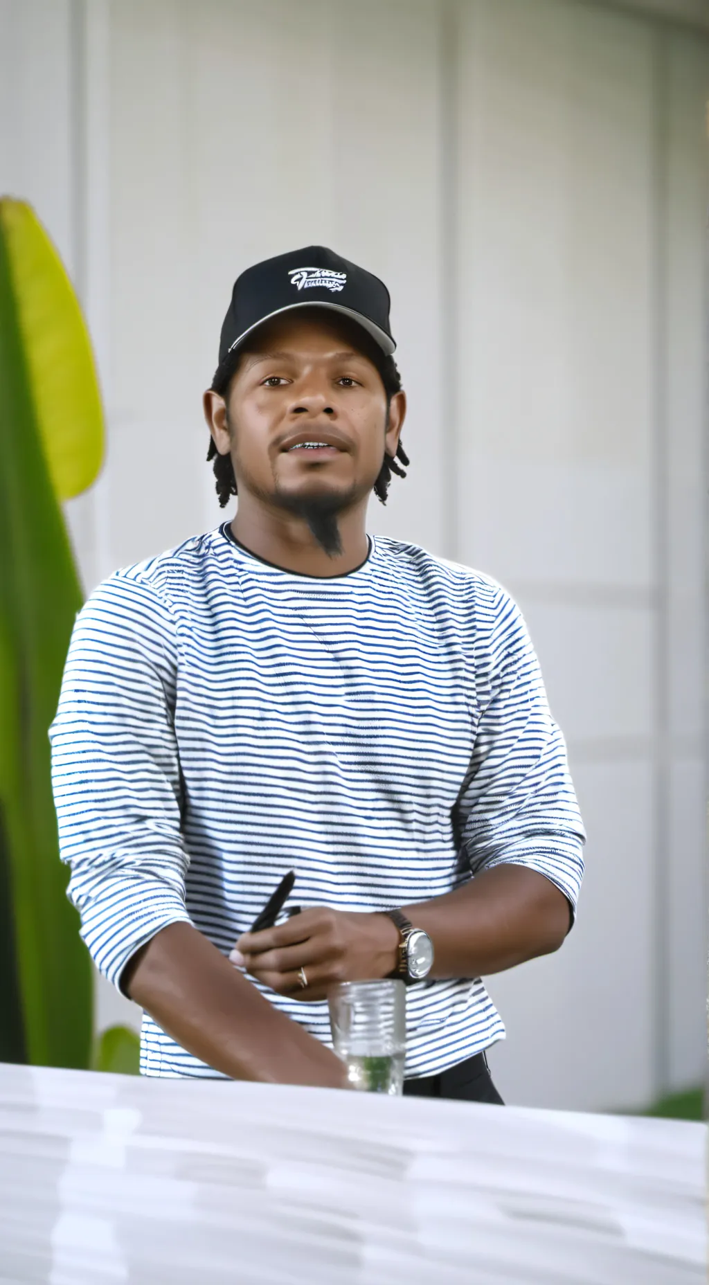 ai character: Eazy e  background