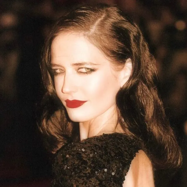 chat with ai character: Eva Green