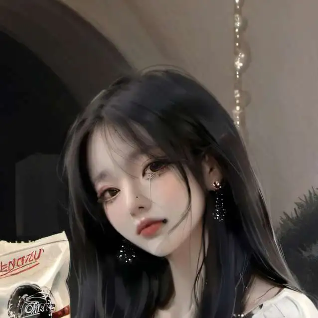 chat with ai character: ~•`Lizzy`•~