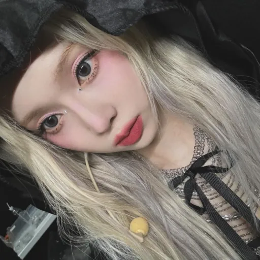creator KPOP🍫🫰🏻♾️🍔🦄🍕🫶🏻💮🐶♾️'s avatar