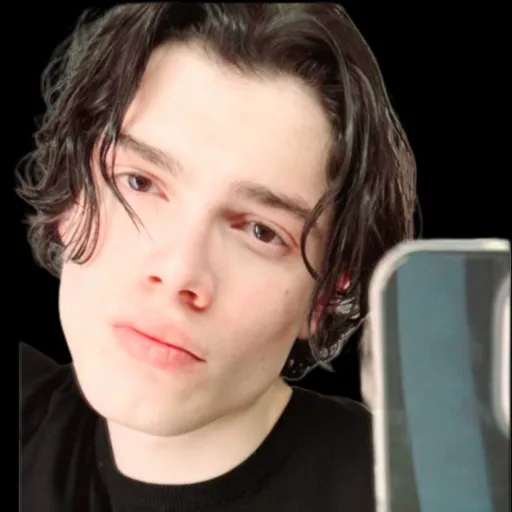 creator lauratheexplorer's avatar