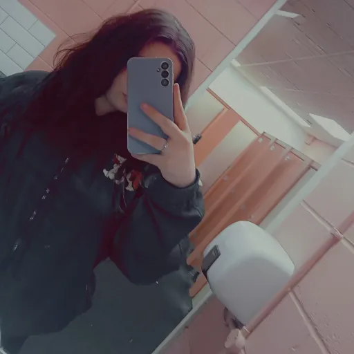 creator Lexi-Louise's avatar