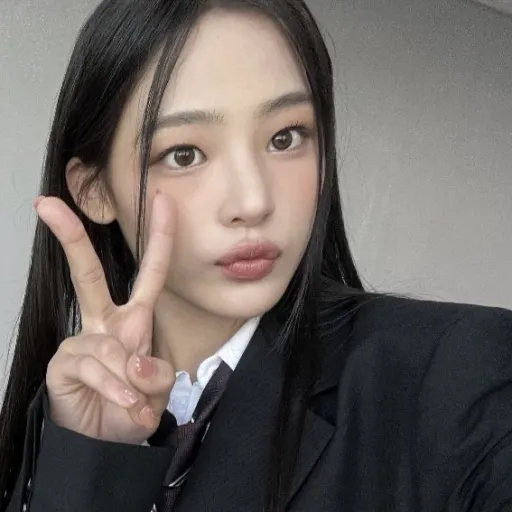 creator Minji_is_my_bias<3's avatar