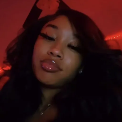 creator (aurianna🏝️🧉™∆}'s avatar