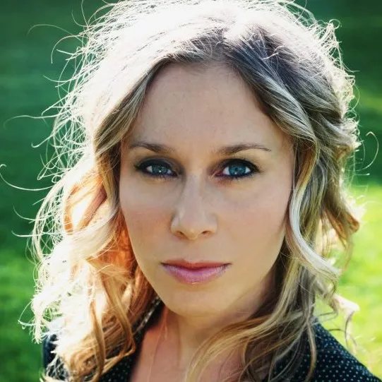 chat with ai character: Toby Lightman