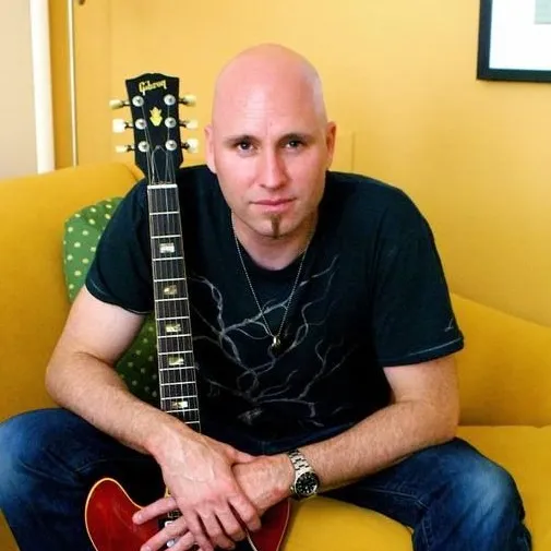 chat with ai character: Matt Scannell