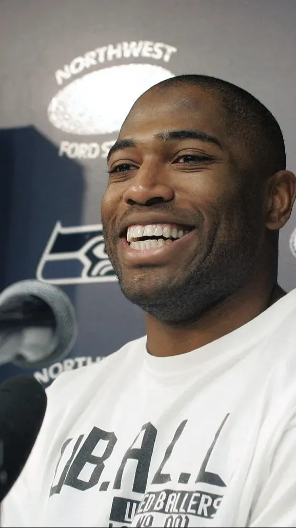 ai character: Shaun Alexander background