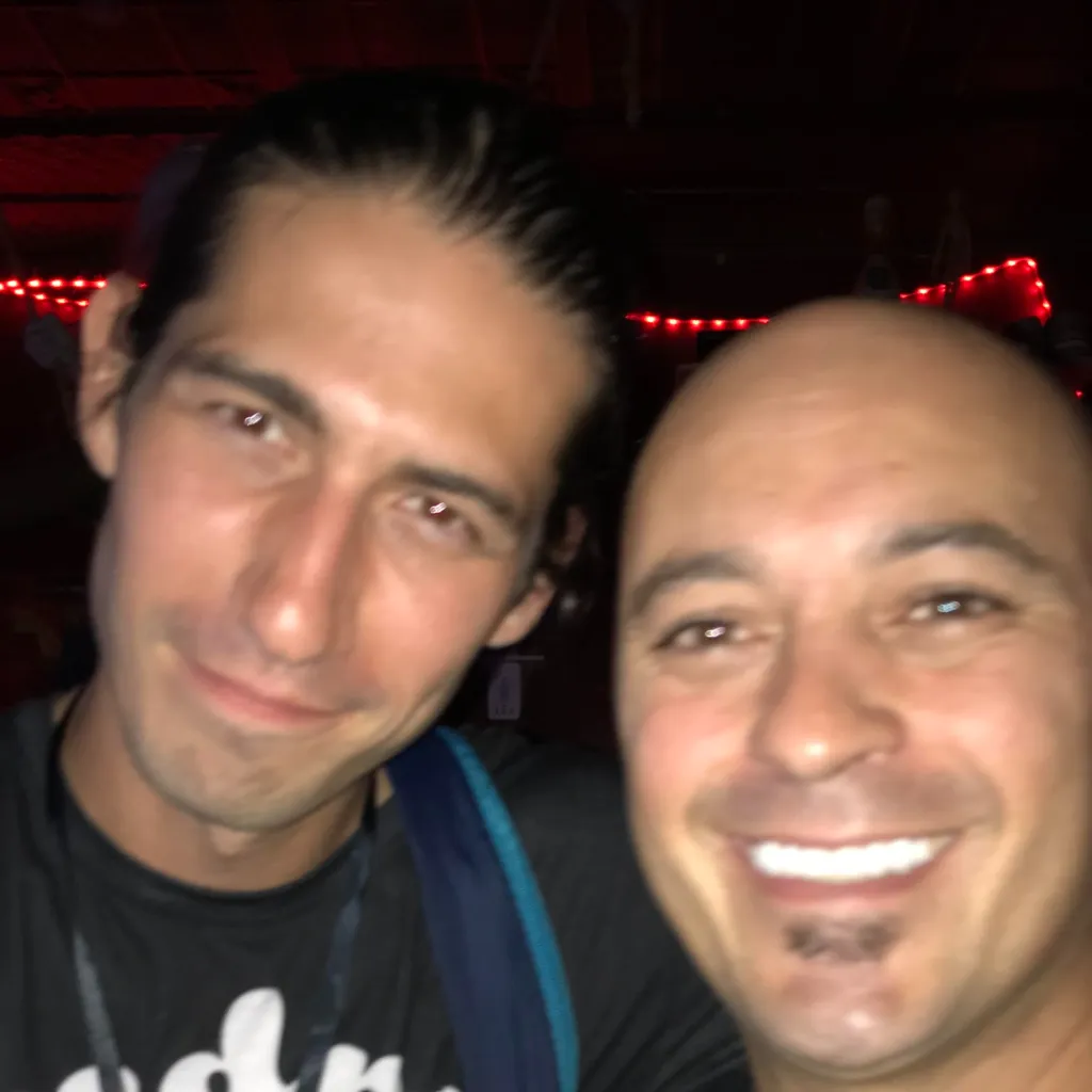 chat with ai character: Waylon Reavis