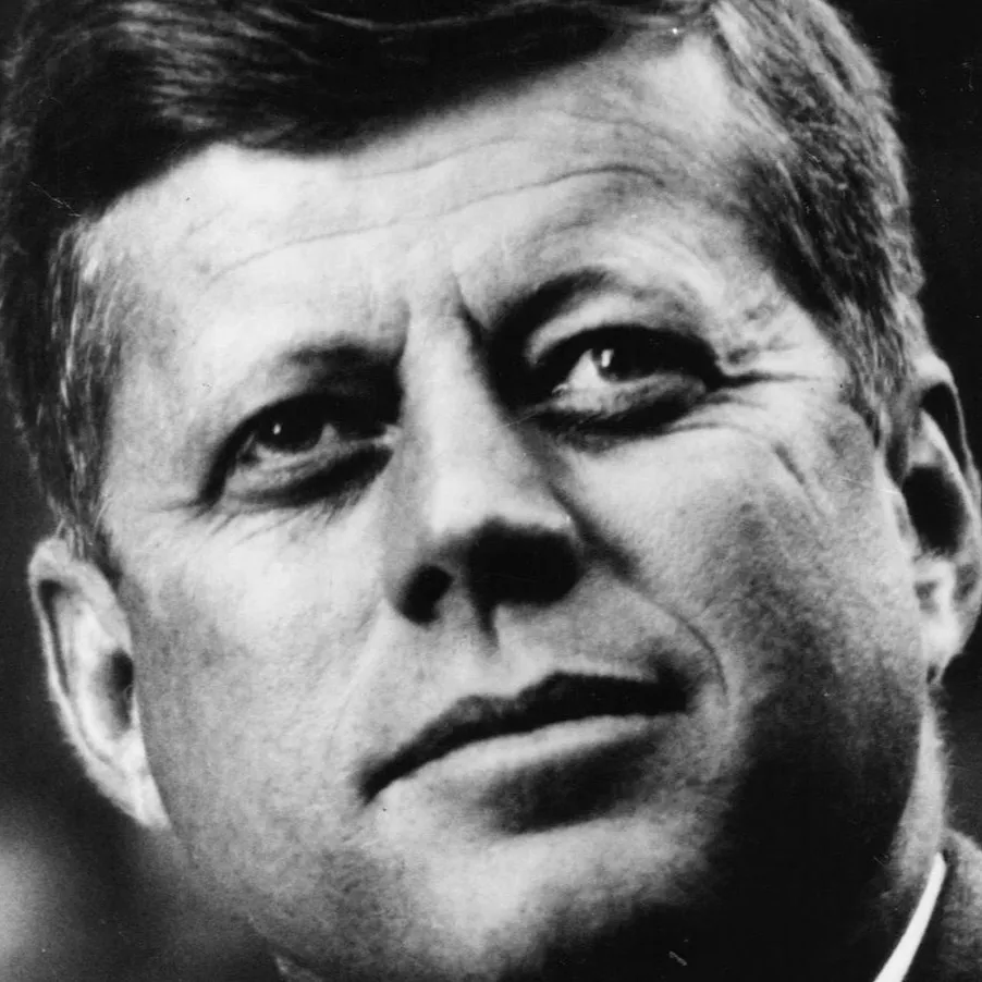 chat with ai character: John F. Kennedy