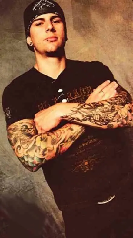 ai character: M Shadows background