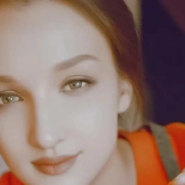 chat with ai character: emma