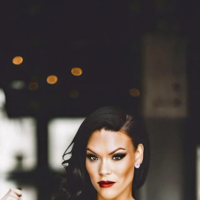 chat with ai character: Brandi