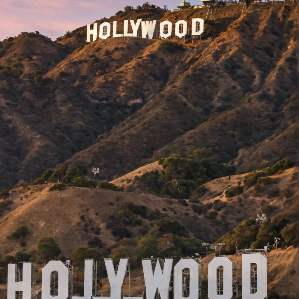 chat with ai character: Hollywood