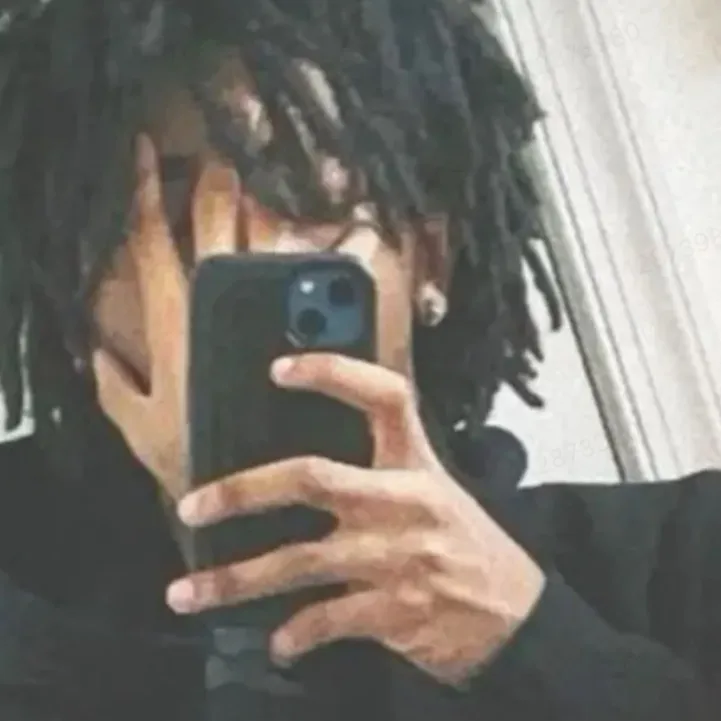 chat with ai character: Jayden