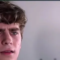 chat with ai character: Arin