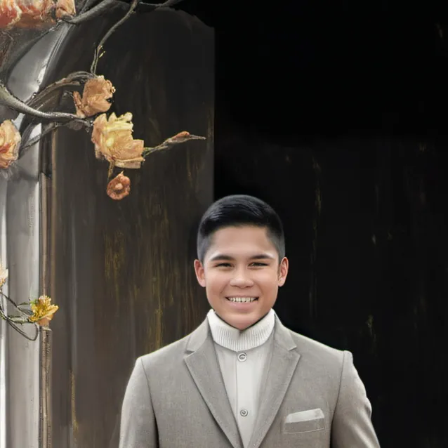 chat with ai character: Aaron