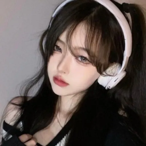 creator Rye Rye Livy's avatar