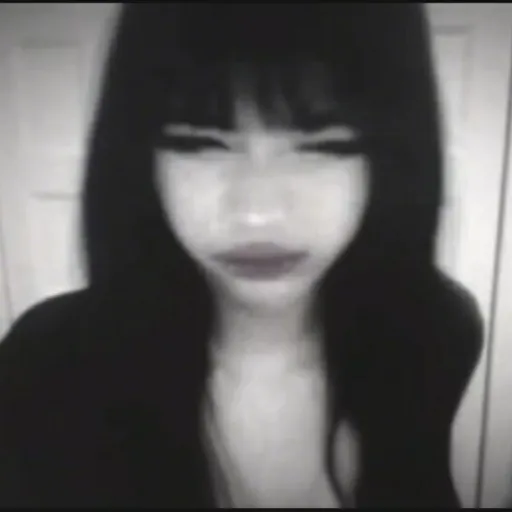 creator @...Faye > - <'s avatar