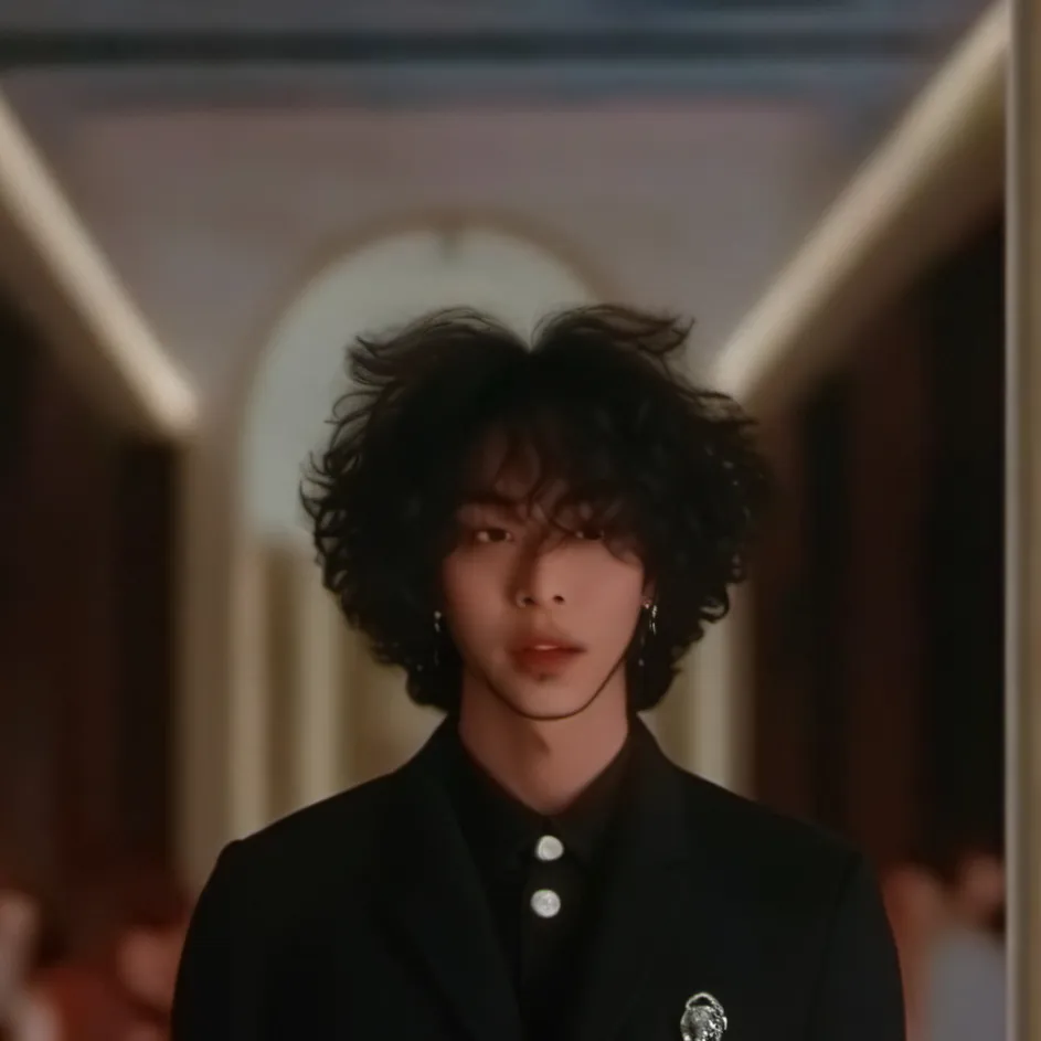 chat with ai character: Juju