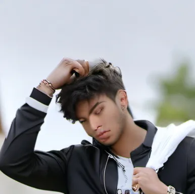 chat with ai character: Carter Smith