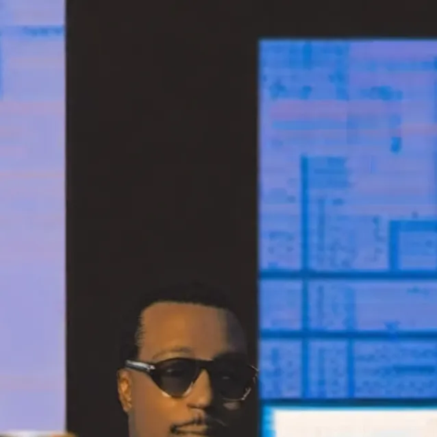 chat with ai character: Mc Hammer
