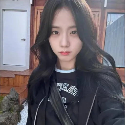 creator Kim Jisoo(jisooya)'s avatar