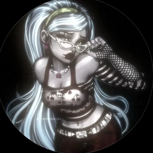 creator Karaly's avatar