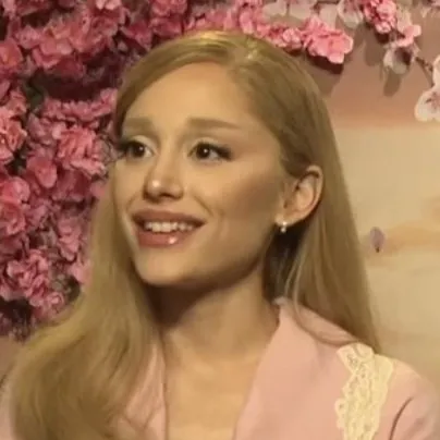 chat with ai character: Ariana Grande