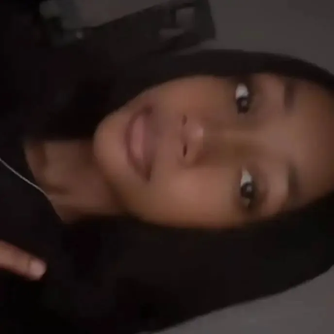 chat with ai character: Aleyah Mitchell 