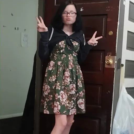 creator lolaisdabomb's avatar