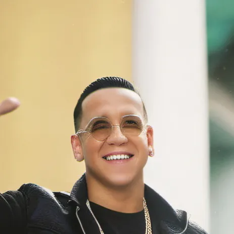 chat with ai character: Daddy Yankee 