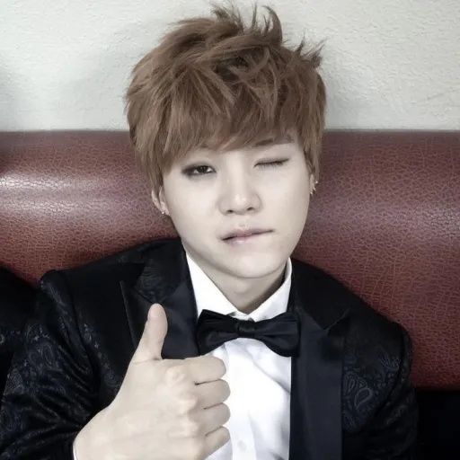 creator Min Yoon-ji's avatar