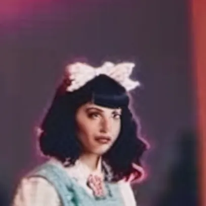 chat with ai character: melanie martinez